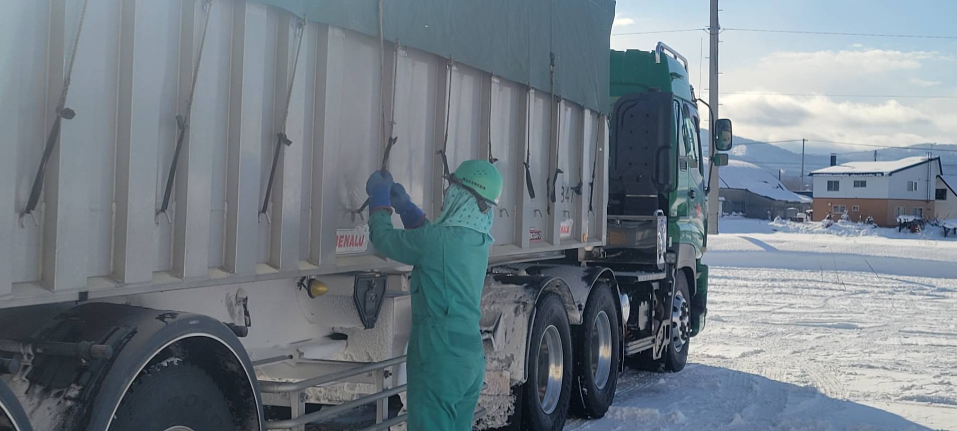 帰社・積込 運送業 1日の流れ